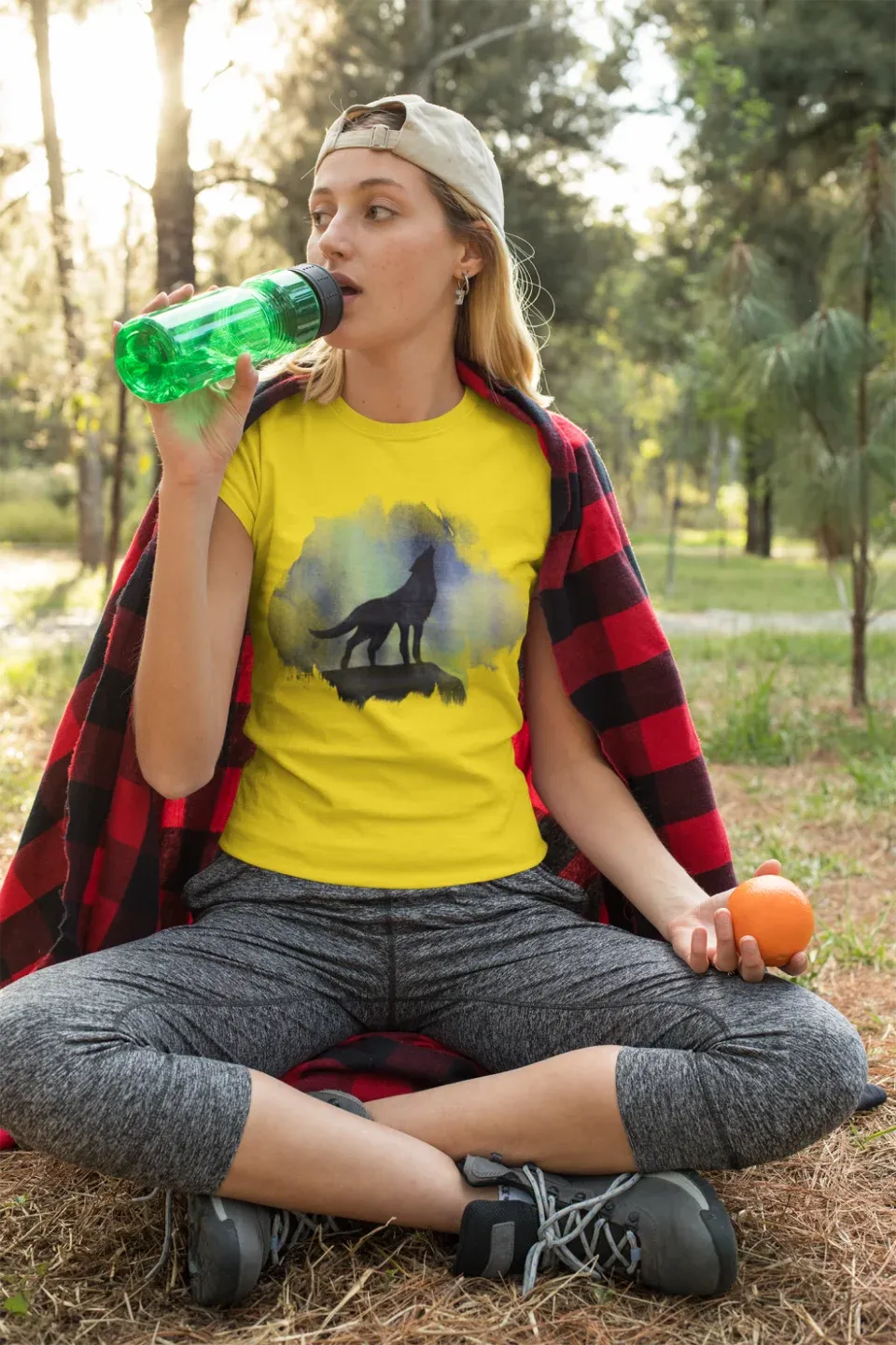 Dámské tričko s krátkým rukávem Noční vlk - Velikost: XXL, Barva: Žlutá